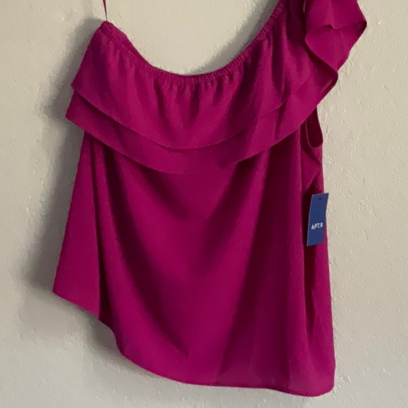 Top - Picture 2 of 4